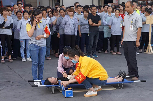 上海利来国际最老品牌网2019年上半年消防演习现场